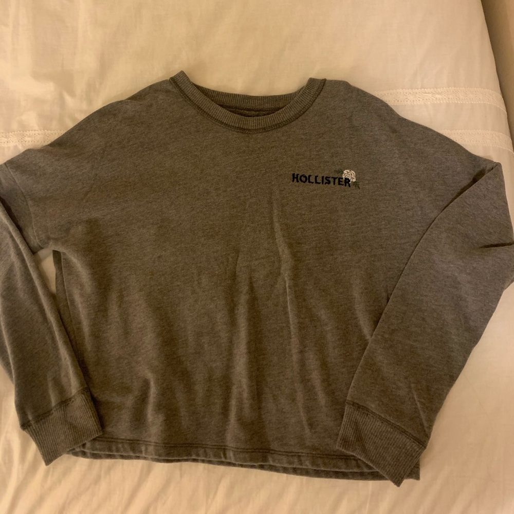 Hollister Cropped Sweater